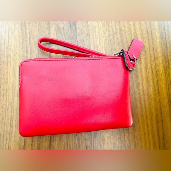 NWOT Coach Leather Wallet Wristlet Pouch Red - Picture 3 of 6